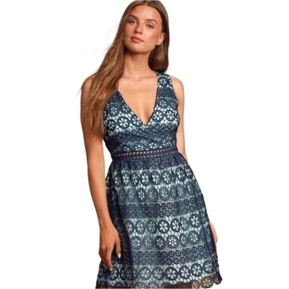 Lulu's crochet lace sleeveless midi skater dress blue size small - Picture 2 of 8
